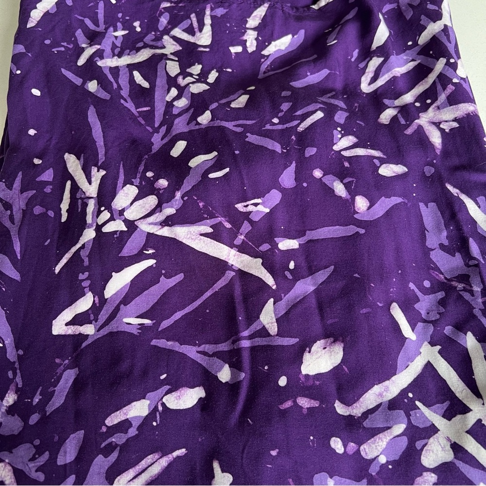Purple tunic with white accent and softened v-neck - Picture 4 of 4